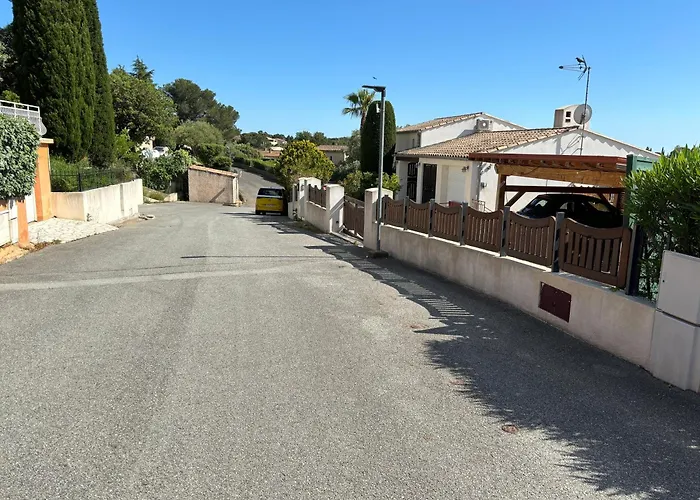 Independant L Ombriere 아파트 *